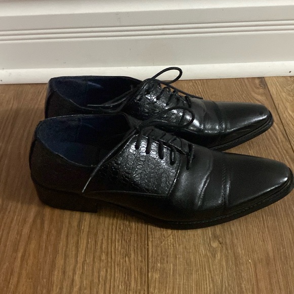 ultra flex Avellino men black size 9.5 Oxfords Leather in excellent condition - Picture 6 of 8